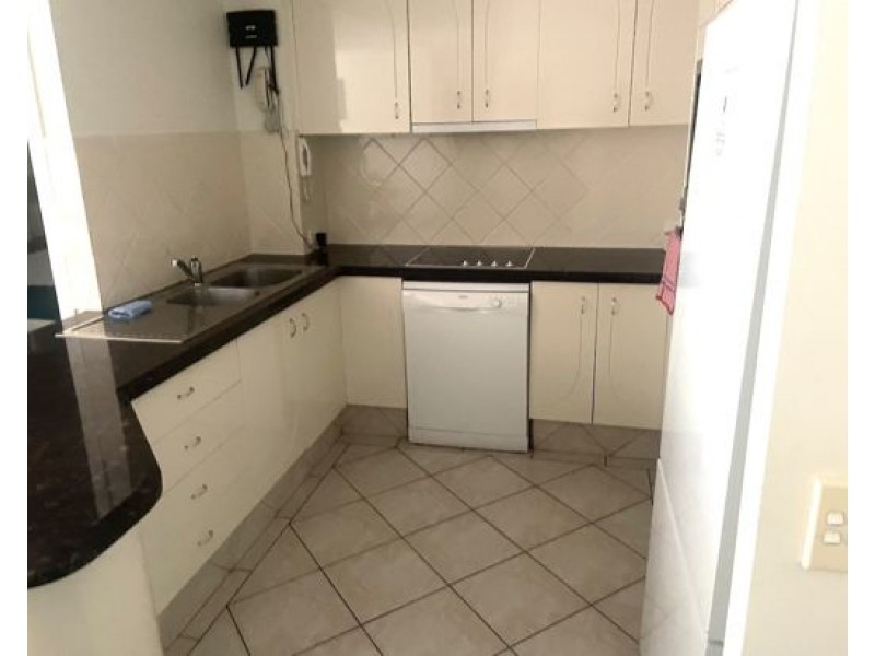 303/8 Philip Avenue, Broadbeach QLD 4218