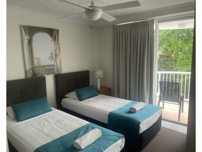 303/8 Philip Avenue, Broadbeach QLD 4218