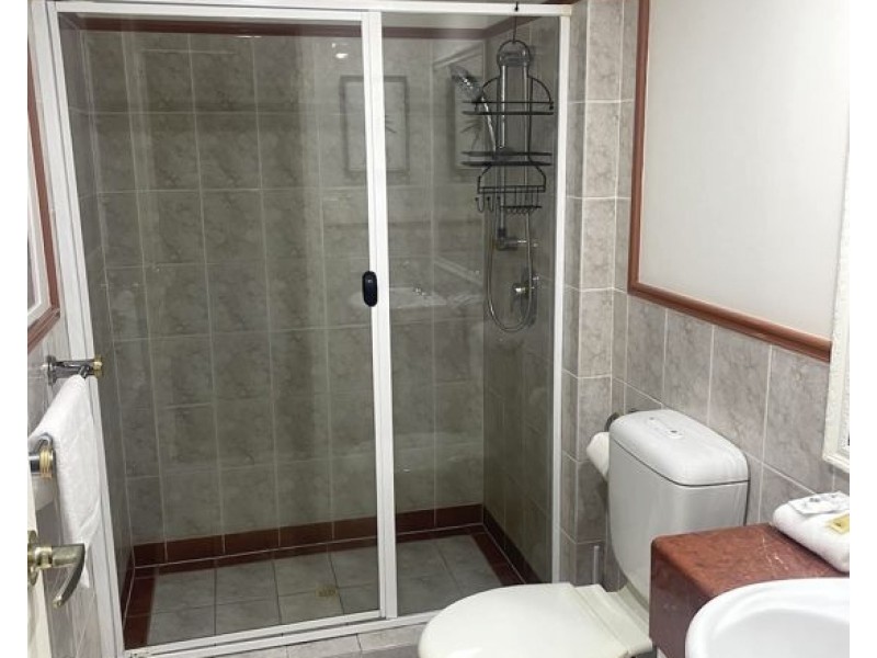 303/8 Philip Avenue, Broadbeach QLD 4218