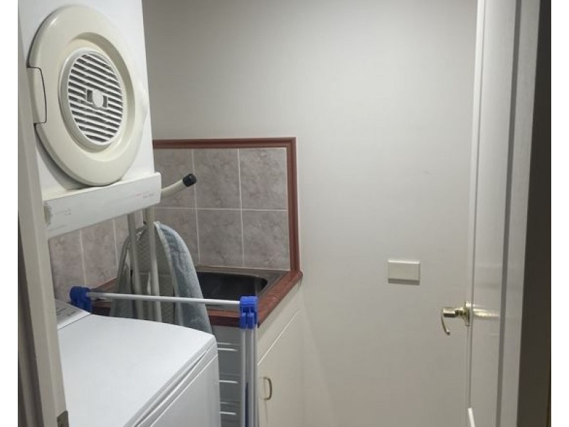 303/8 Philip Avenue, Broadbeach QLD 4218