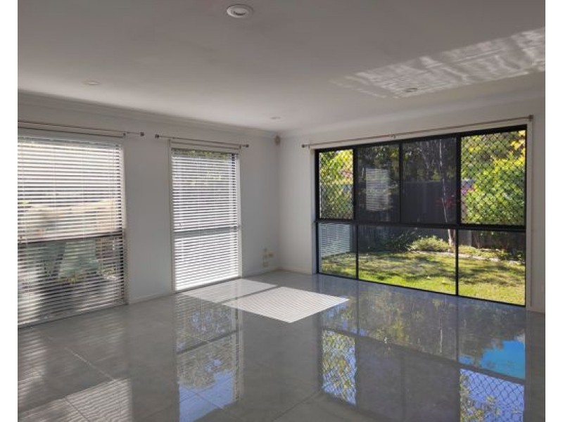 14 Blackwattle Circuit, Arundel QLD 4214