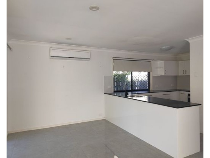14 Blackwattle Circuit, Arundel QLD 4214