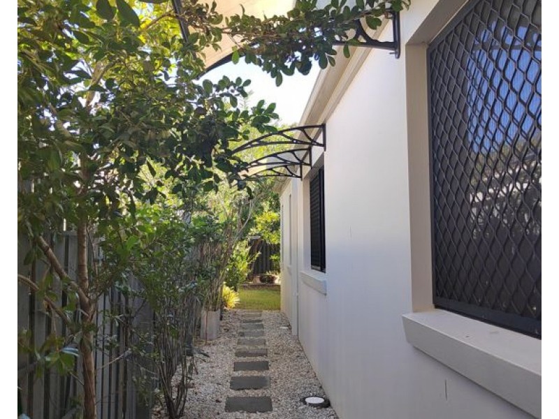 14 Blackwattle Circuit, Arundel QLD 4214