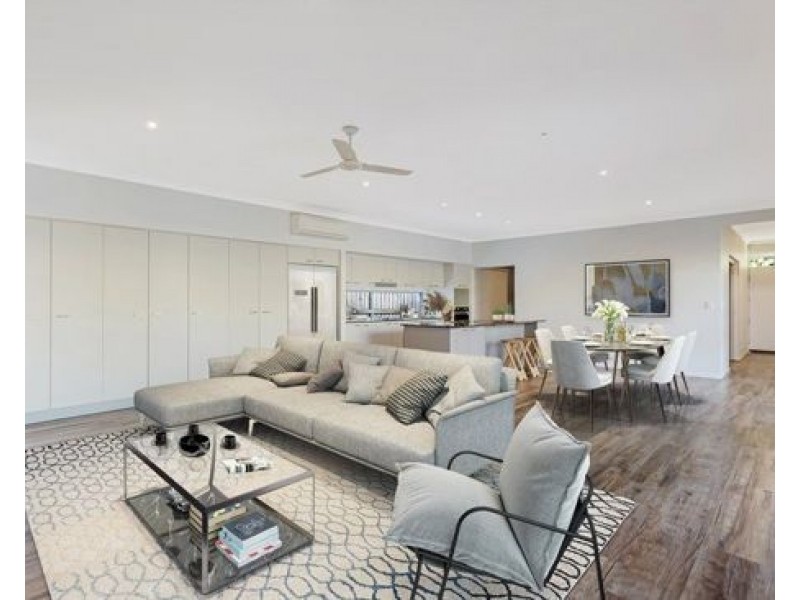 51 Watervale Parade, Wakerley QLD 4154