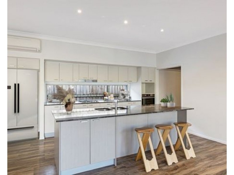 51 Watervale Parade, Wakerley QLD 4154