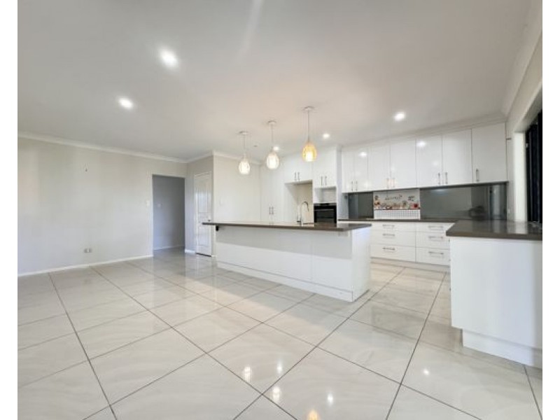 11-15 Eacham Court, Munruben QLD 4125