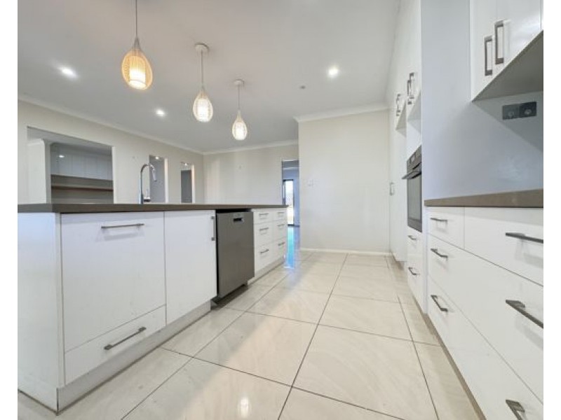 11-15 Eacham Court, Munruben QLD 4125