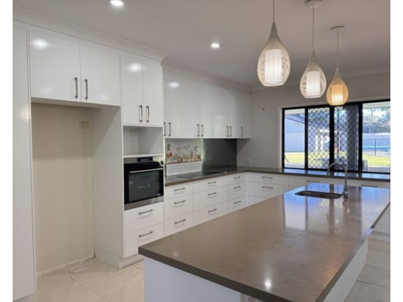 11-15 Eacham Court, Munruben QLD 4125