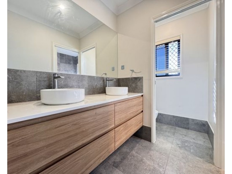 11-15 Eacham Court, Munruben QLD 4125