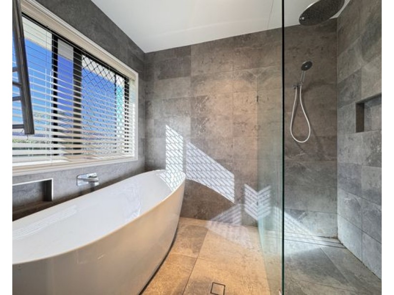 11-15 Eacham Court, Munruben QLD 4125