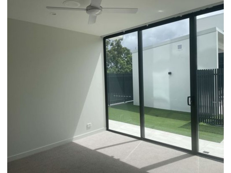 105/1 waterfront place, Robina QLD 4226