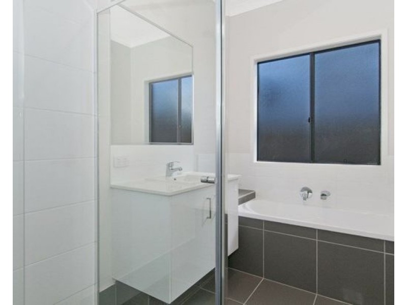 5 ROTHBURY TERRACE, Pimpama QLD 4209