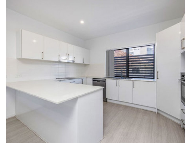 1/81 Minnie Street, Southport QLD 4215