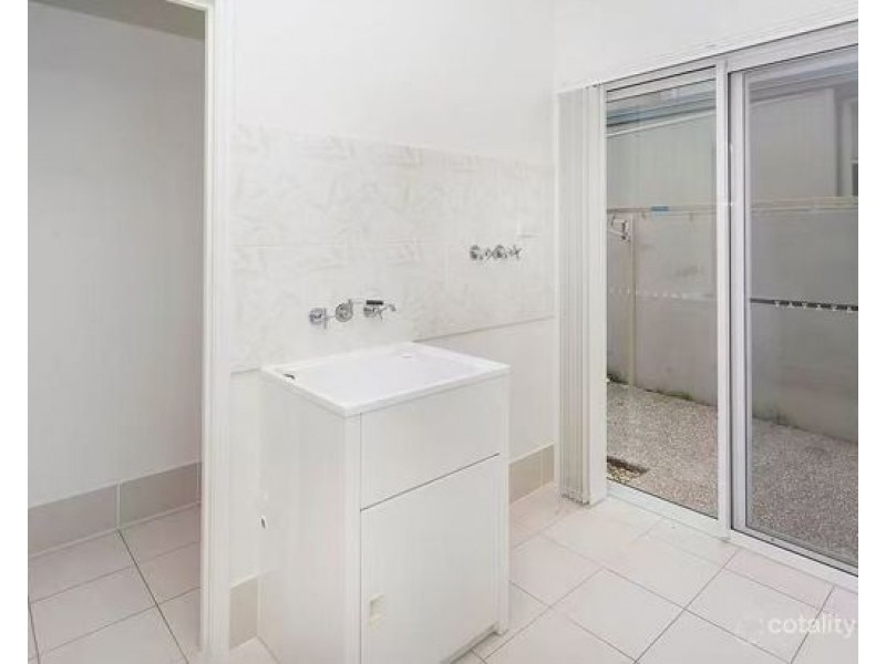 2/28 Compass Dive, Biggera Waters QLD 4216