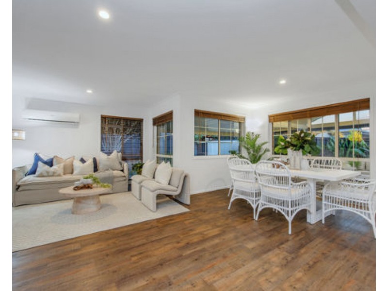 27 Grandview Place, Carindale QLD 4152