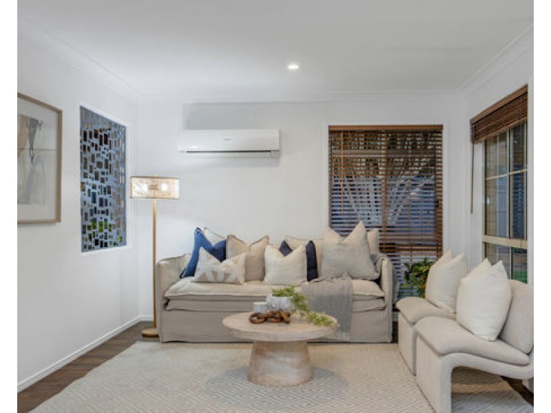 27 Grandview Place, Carindale QLD 4152