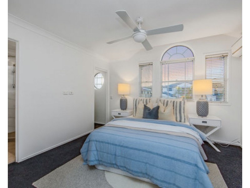 27 Grandview Place, Carindale QLD 4152