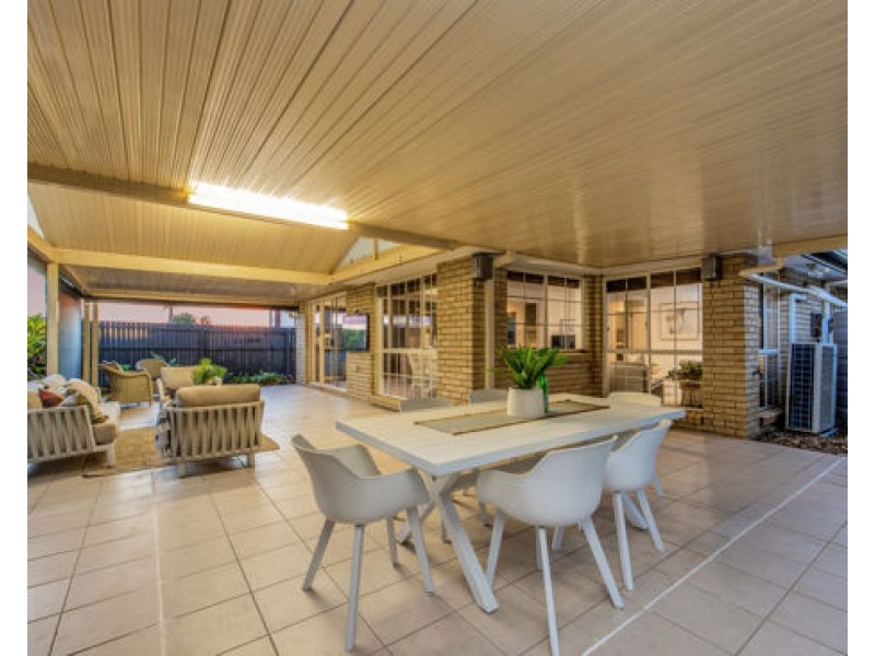 27 Grandview Place, Carindale QLD 4152