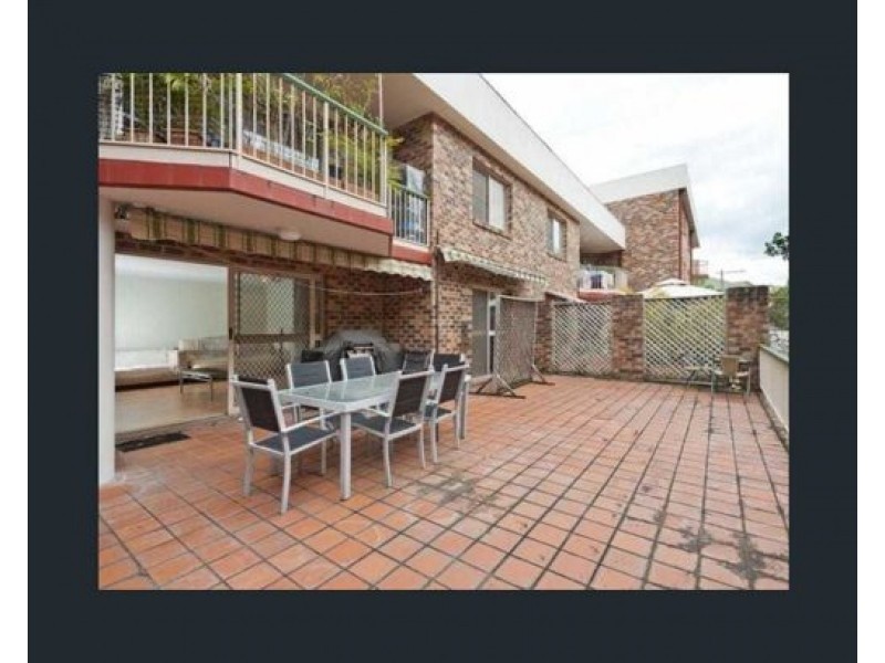 4/61 Bauer Street, Southport QLD 4215