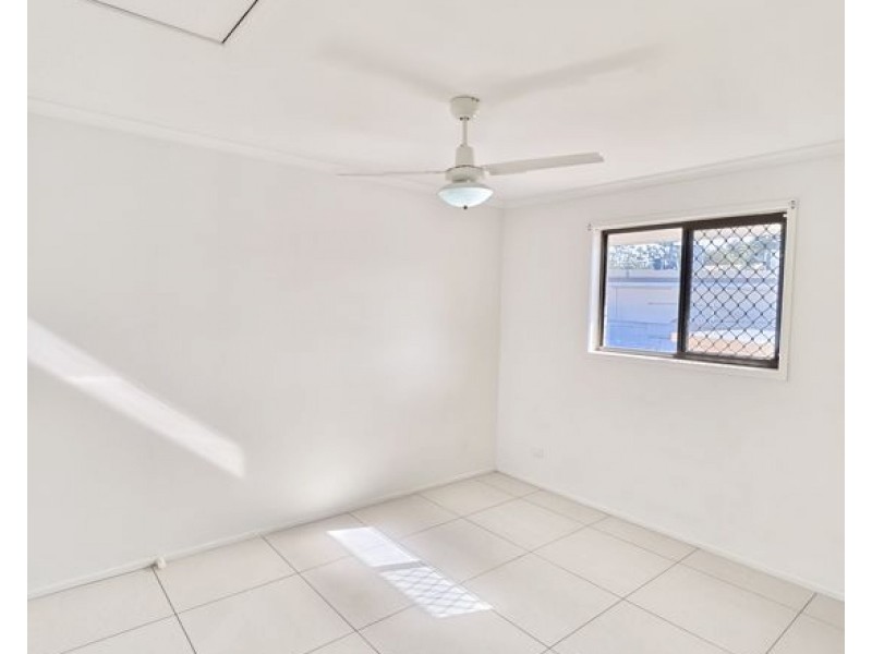 52 Blackwood Rd, Logan Central QLD 4114