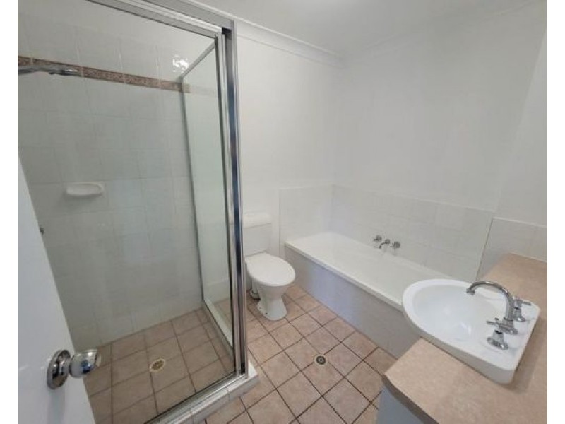 U62/21 Regensberg Close, Varsity Lakes QLD 4227