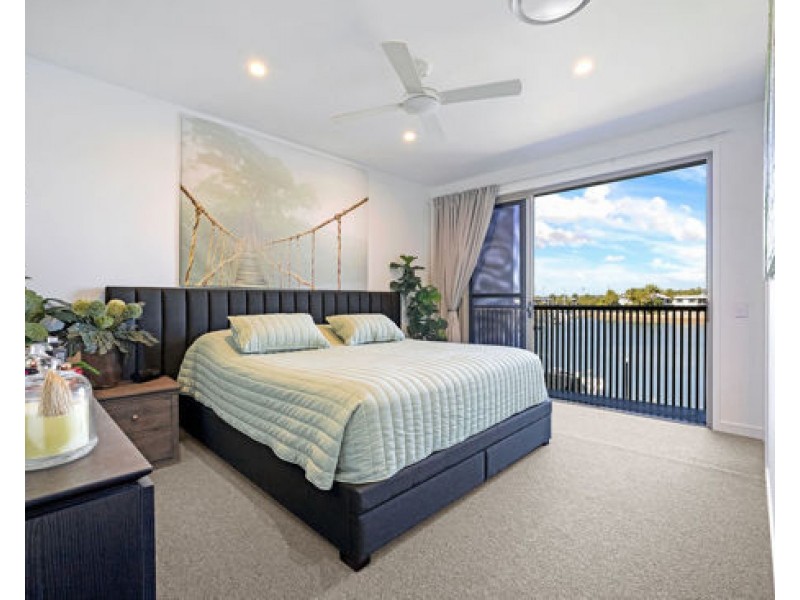 6/191 QUAY CIRCUIT, Newport QLD 4020