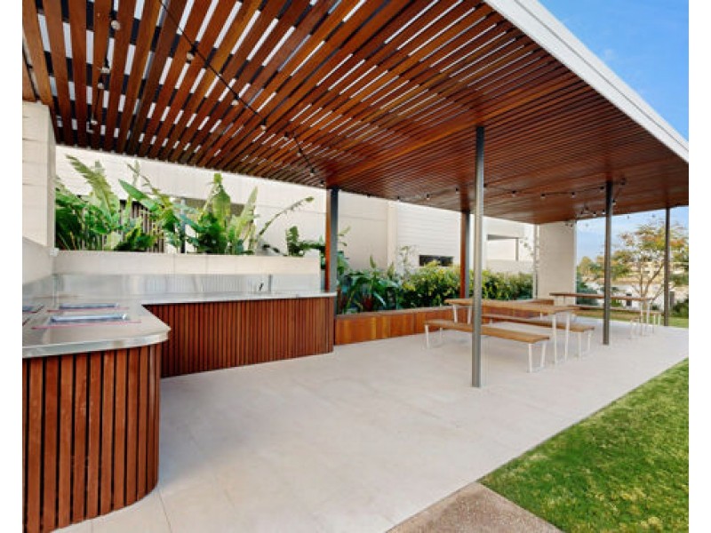 6/191 QUAY CIRCUIT, Newport QLD 4020