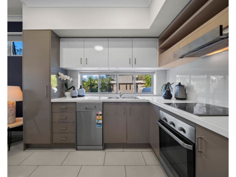 Unit 6 / 96 Dell Road, St Lucia QLD 4067