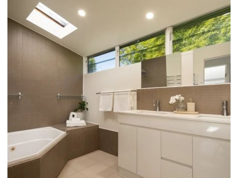 46 Edmondson St,, Corinda QLD 4075