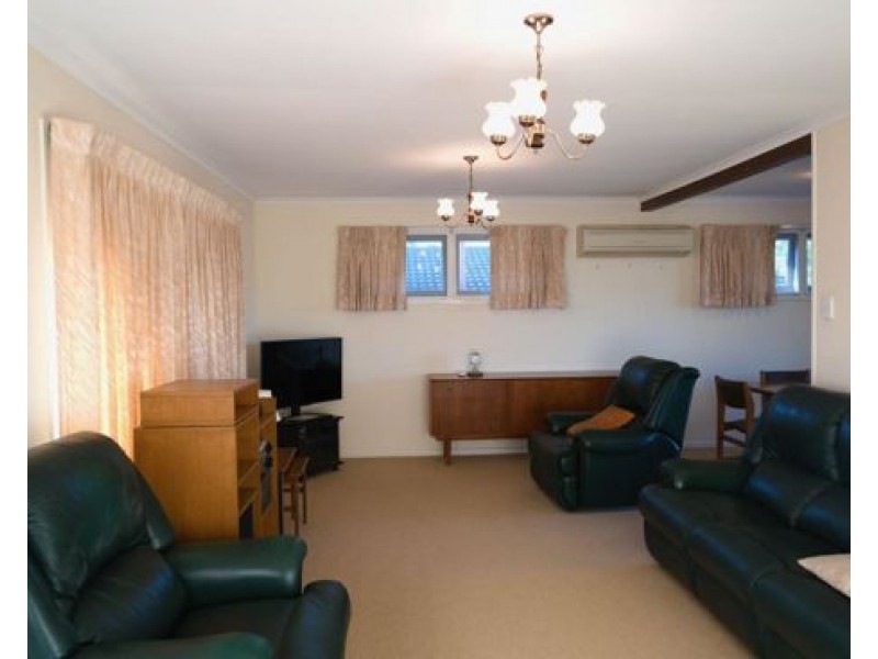 80 Long Street, Camp Hill QLD 4152