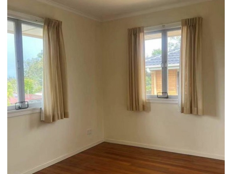 80 Long Street, Camp Hill QLD 4152