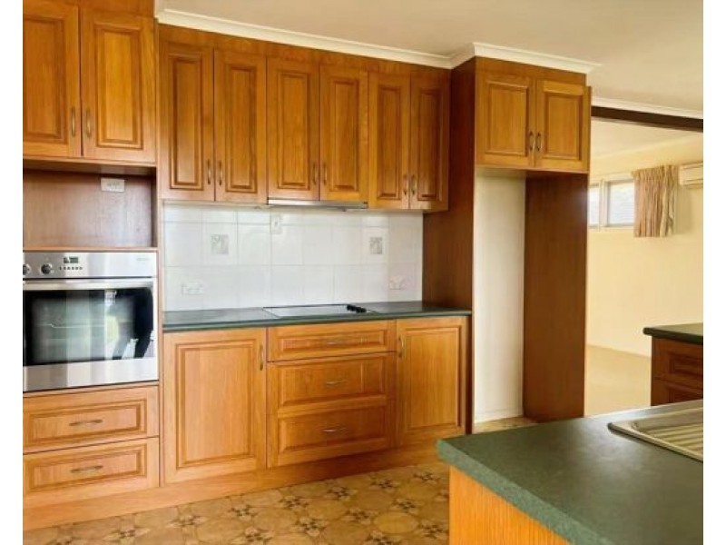 80 Long Street, Camp Hill QLD 4152