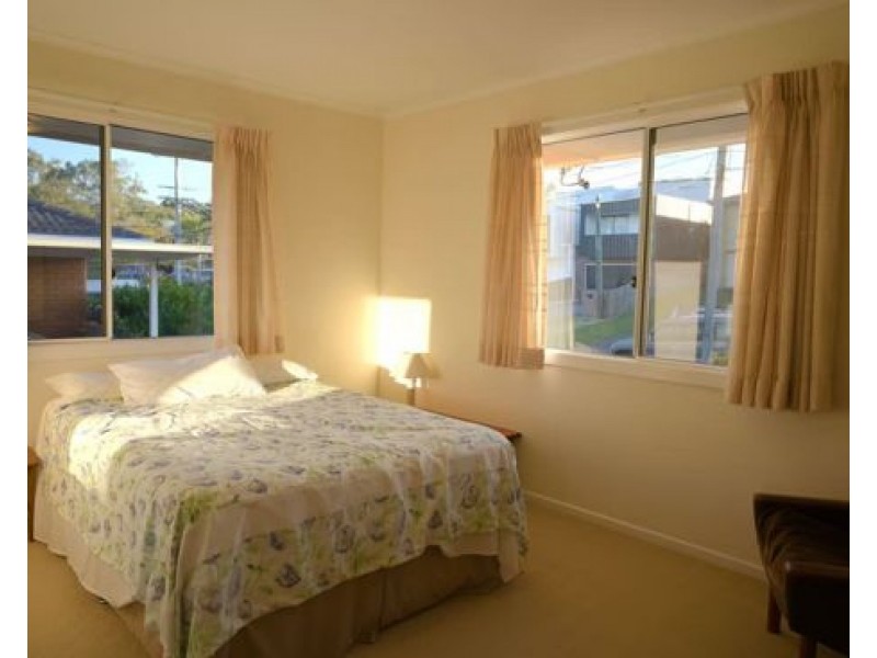 80 Long Street, Camp Hill QLD 4152