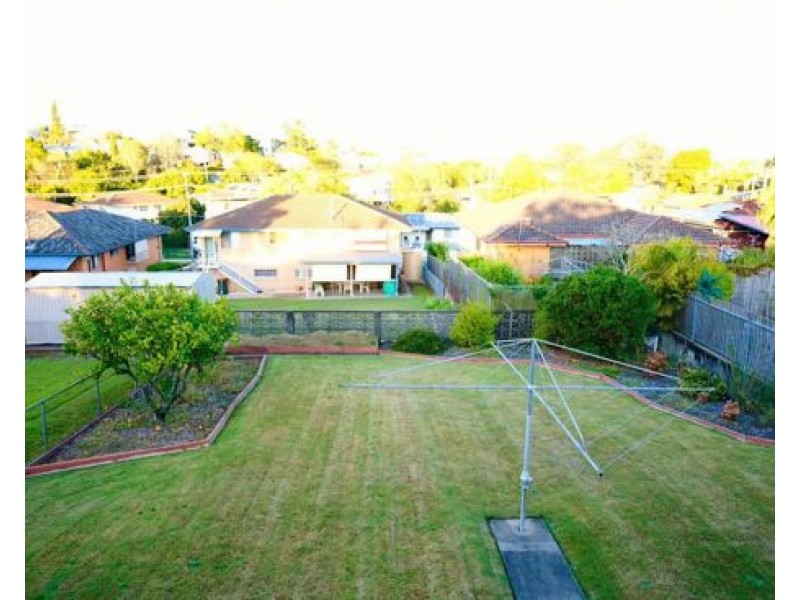 80 Long Street, Camp Hill QLD 4152