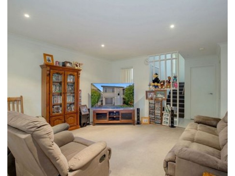 1 Belongil Street, Pacific Pines QLD 4211