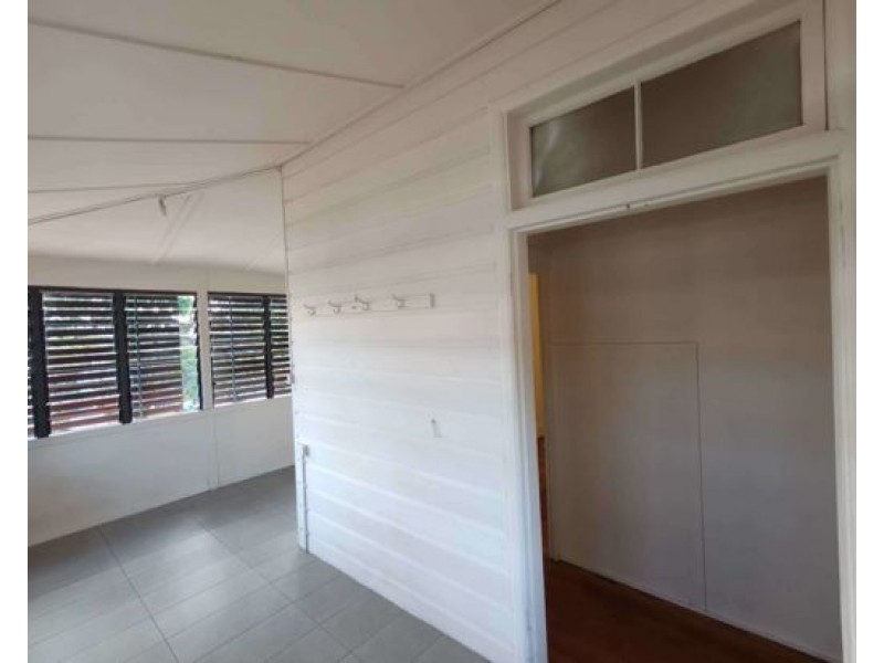 1/9 Elfin Street, East Brisbane QLD 4169