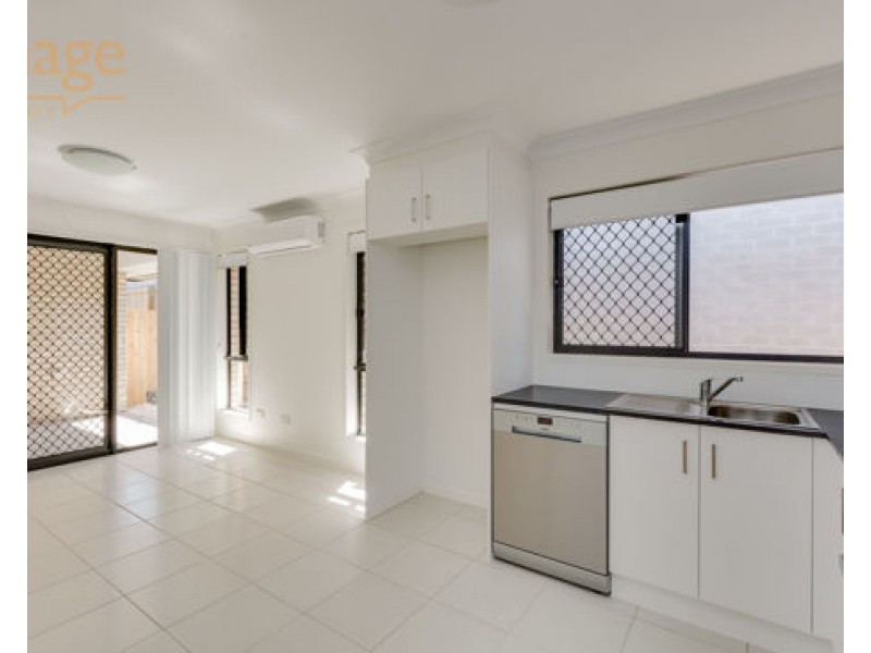 2/9 MILBROOK CRESCENT, Pimpama QLD 4209