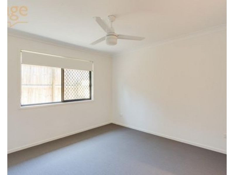 2/9 MILBROOK CRESCENT, Pimpama QLD 4209