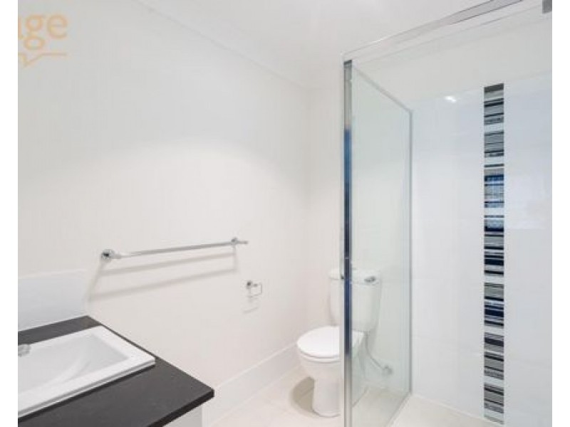 2/9 MILBROOK CRESCENT, Pimpama QLD 4209
