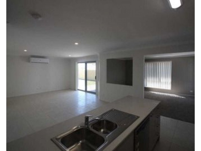 61 CLEARWATER STREET, Bethania QLD 4205