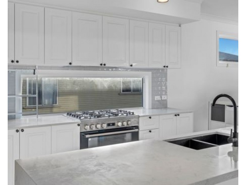 22 California Road, Oxley QLD 4075