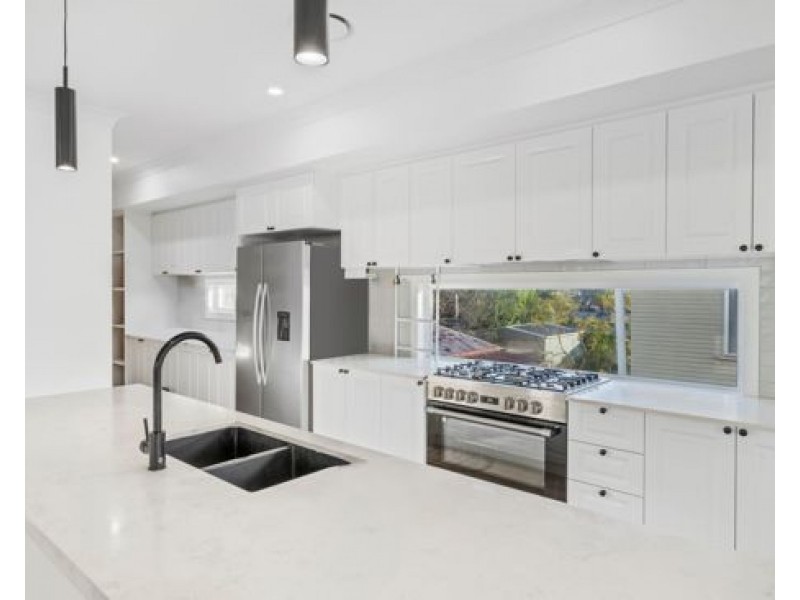 22 California Road, Oxley QLD 4075