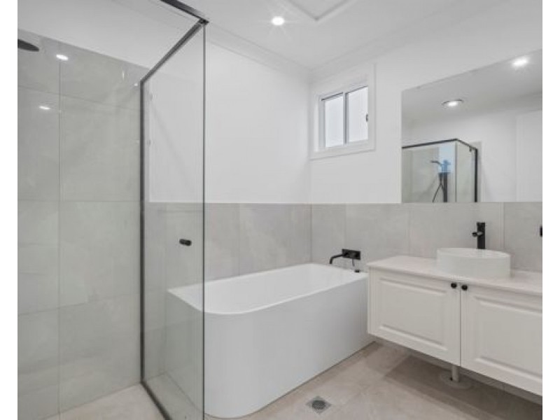 22 California Road, Oxley QLD 4075