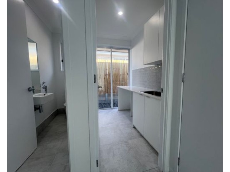 16 Olympus Drive, White Rock QLD 4306