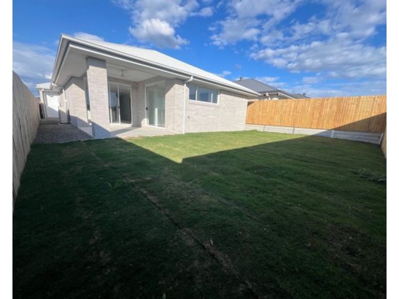 16 Olympus Drive, White Rock QLD 4306