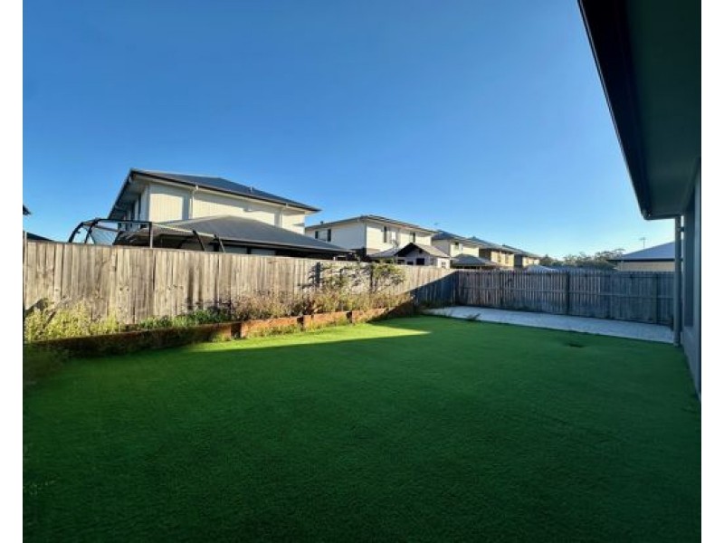 18 Parkside Avenue, Arundel QLD 4214