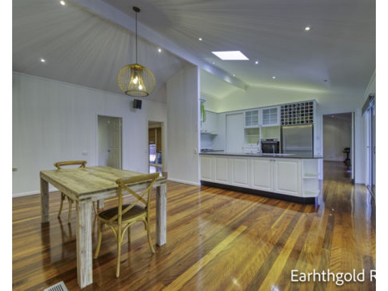 11 Castile St, Indooroopilly QLD 4068