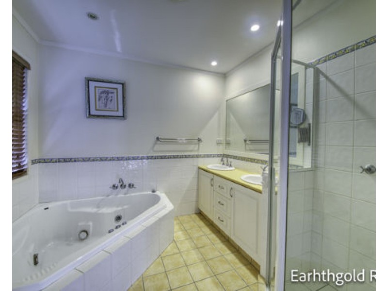 11 Castile St, Indooroopilly QLD 4068