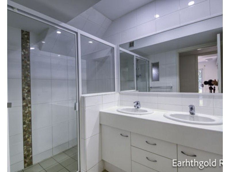 11 Castile St, Indooroopilly QLD 4068