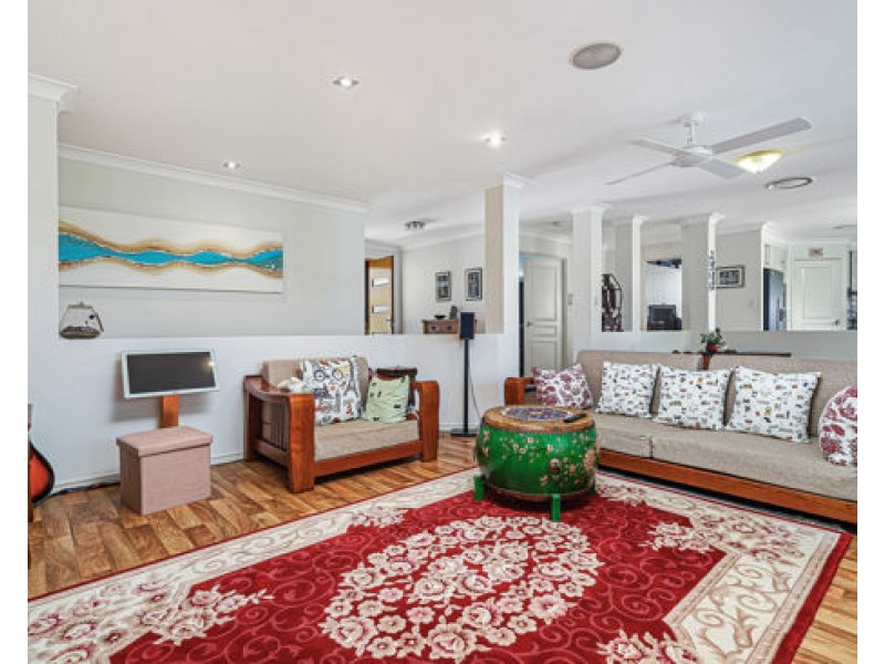 1 Marshall Grove, Bonogin QLD 4213